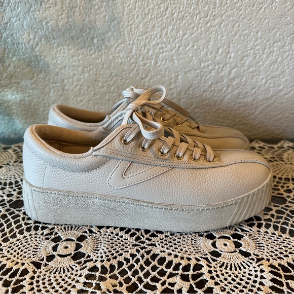 Tretorn Original Nylite Light Tan Leather Lace Up Sneakers - Picture 8 of 15